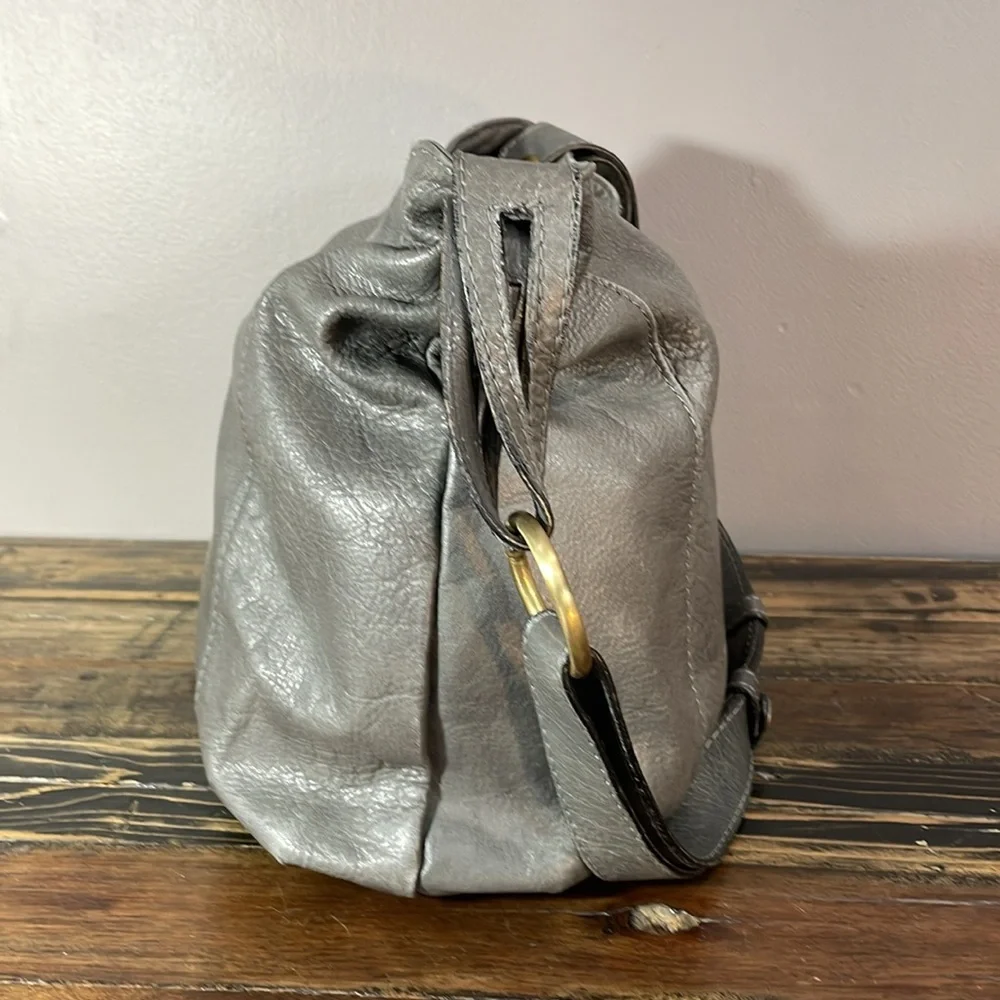 Italian made hobo purse in gorgeous grey leather - it’s so classic! - Picture 11 of 17